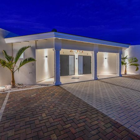 Boutique Hotel Swiss Paradise Aruba Villas And Suites Palm Beach Exterior photo