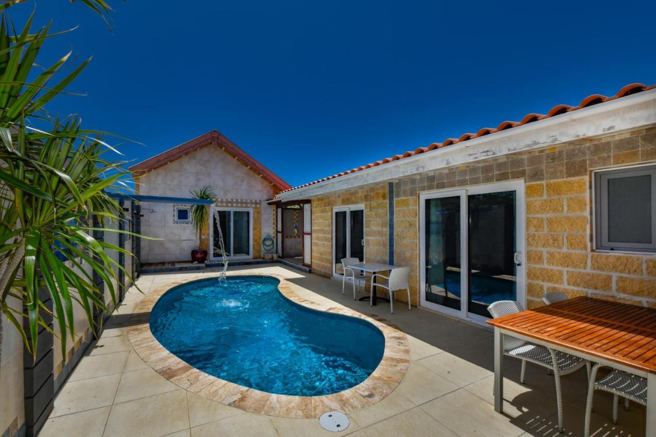 Boutique Hotel Swiss Paradise Aruba Villas And Suites Palm Beach Exterior photo