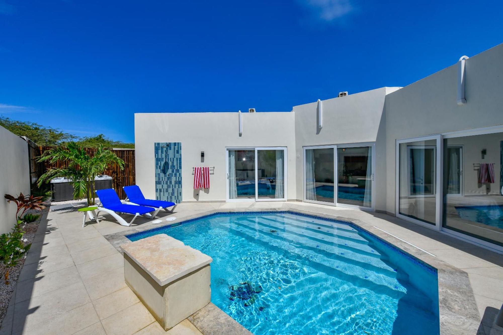 Boutique Hotel Swiss Paradise Aruba Villas And Suites Palm Beach Exterior photo