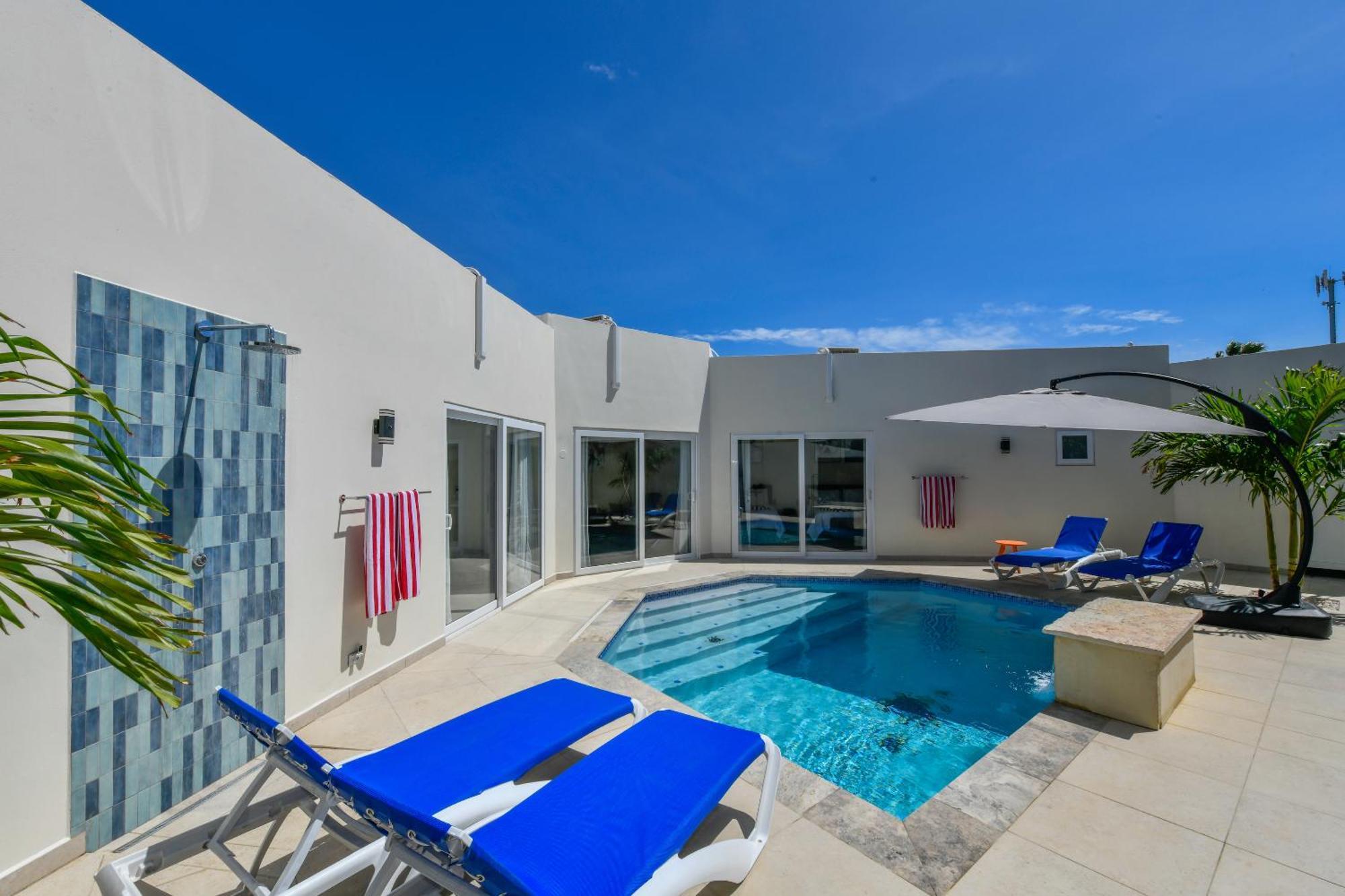 Boutique Hotel Swiss Paradise Aruba Villas And Suites Palm Beach Exterior photo